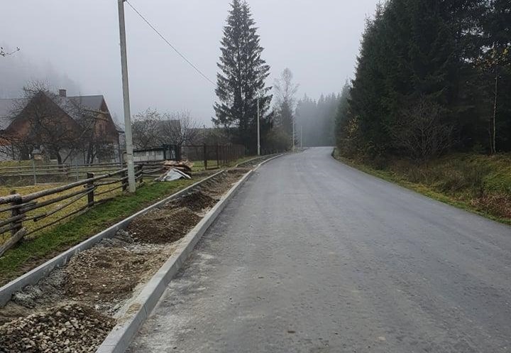 На Львівщині завершують ремонтувати дві дороги Малого Карпатського кола, що провадять до Закарпаття