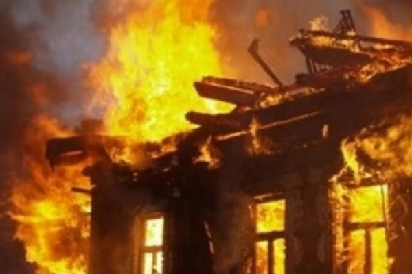 На Виноградівщині гасили пожежу в хліву, а в Іршаві горів будинок