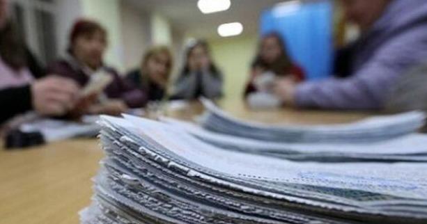 В Ужгороді масово відмовляються працювати члени дільничних виборчих комісій 
