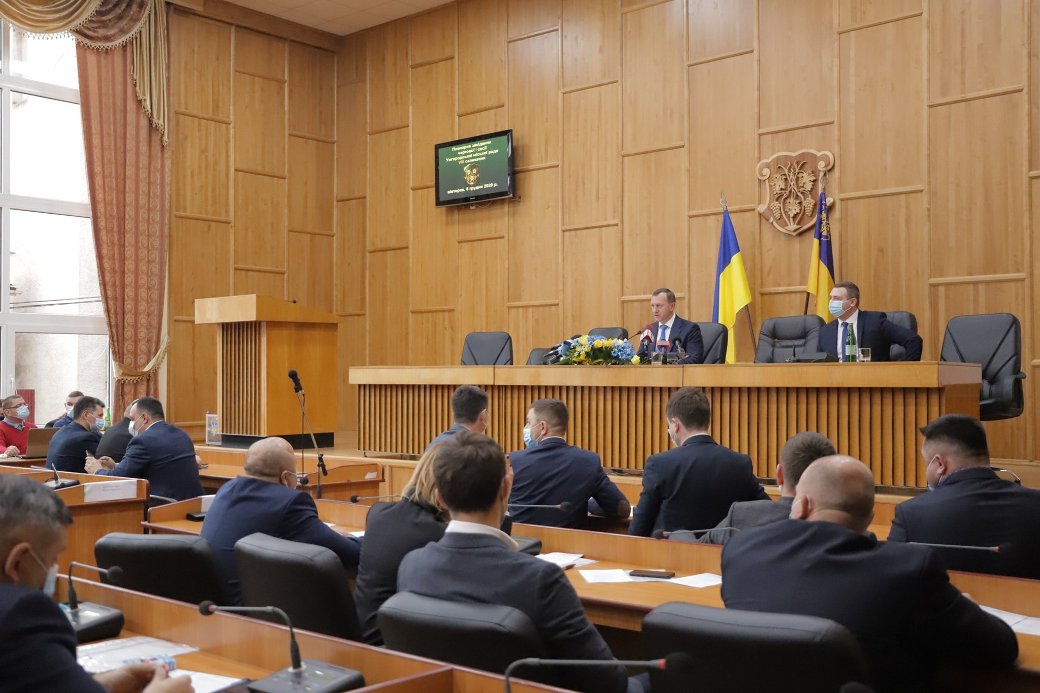 4 постійні комісії сьогодні створили депутати Ужгородської міської ради