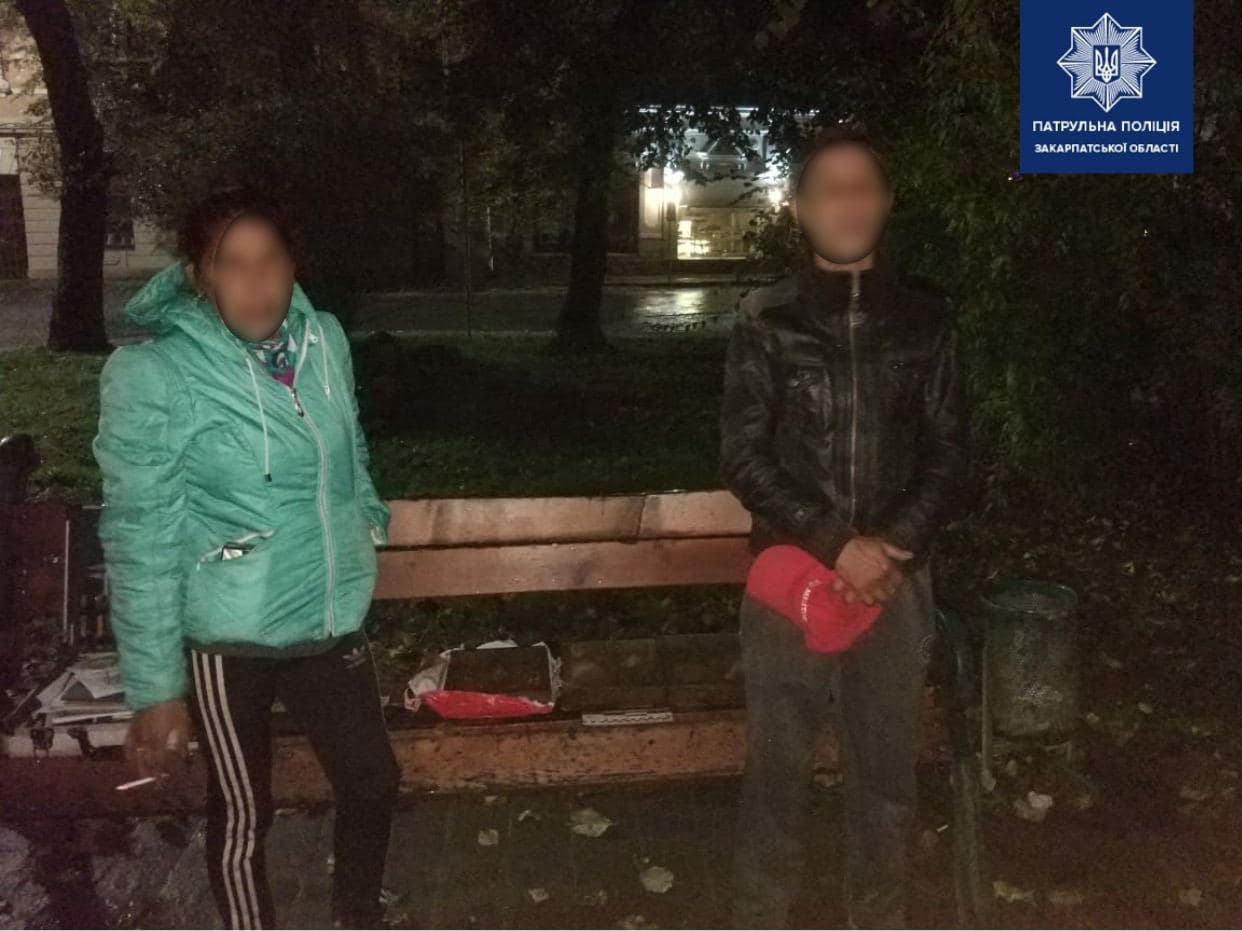В Ужгороді затримали ймовірних крадіїв каналізаційних решіток (ФОТО)