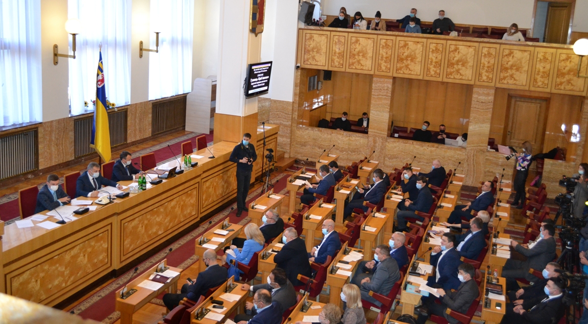 Депутати Закарпатської облради затвердили постійні комісії та президію (ФОТО)