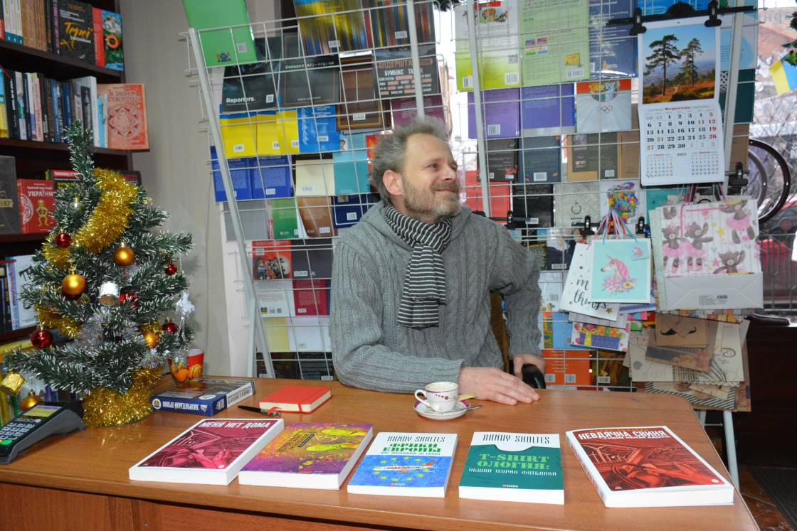 Стартовий тиждень акції "Письменник за прилавком" в Ужгороді завершував Банди Шолтес (ФОТО)