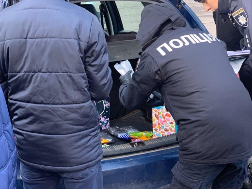 В Ужгороді затримали наркоторговця із 2 кг метамфетаміну в багажнику авто (ФОТО)