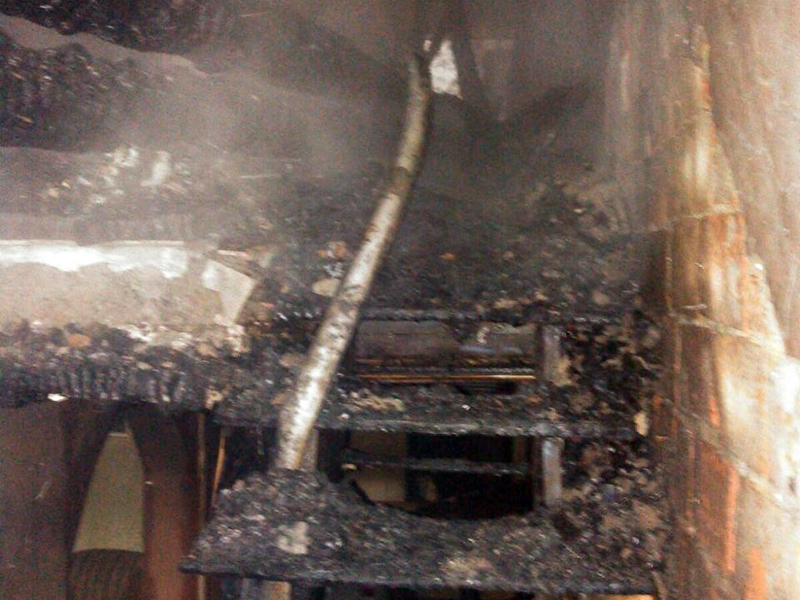 У Хусті під час пожежі врятували власника будинку (ФОТО)