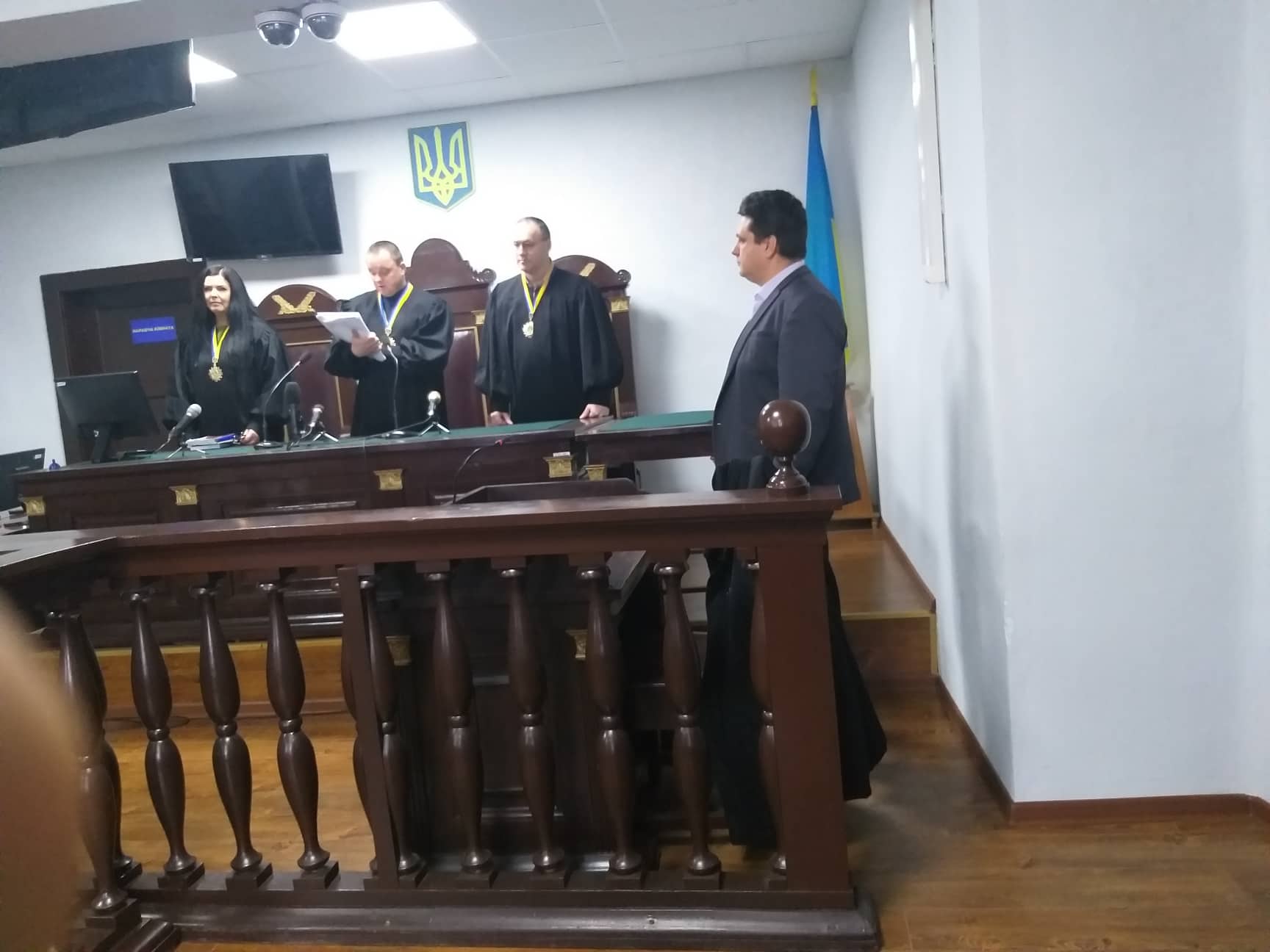 У Хусті після самовідводу судді залишено під вартою організатора збуту наркотиків "Тарі" разом із спільниками (ФОТО)