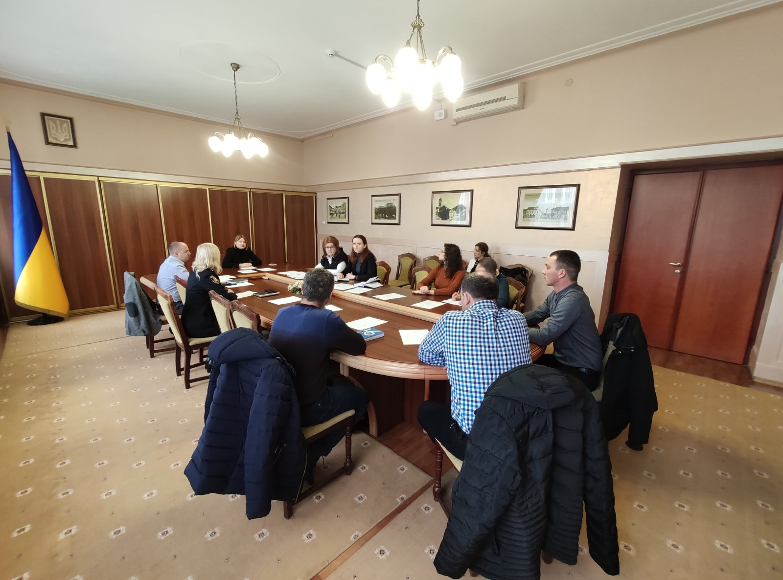 В Ужгороді за "круглим столом" говорили про створення в області шелтерів (ФОТО)