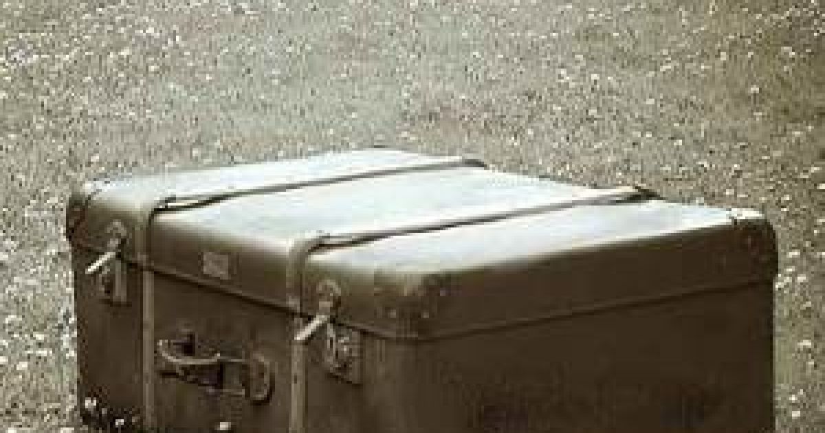 У Мукачеві поліція виїжджала обстежувати підозрілу валізу на дитячому майданчику