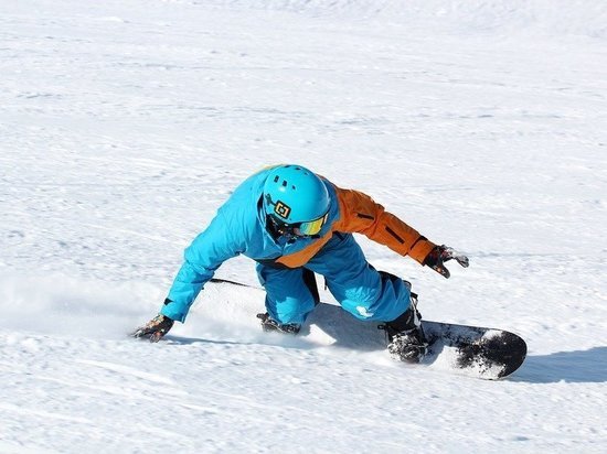 На Рахівщині, зіткнувшись із канатною опорою, загинув сноубордист із Києва