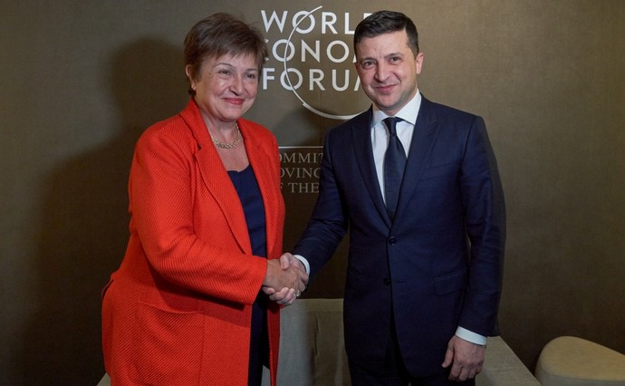 Війна і пандемія: МВФ вимагає від України запустити продаж землі