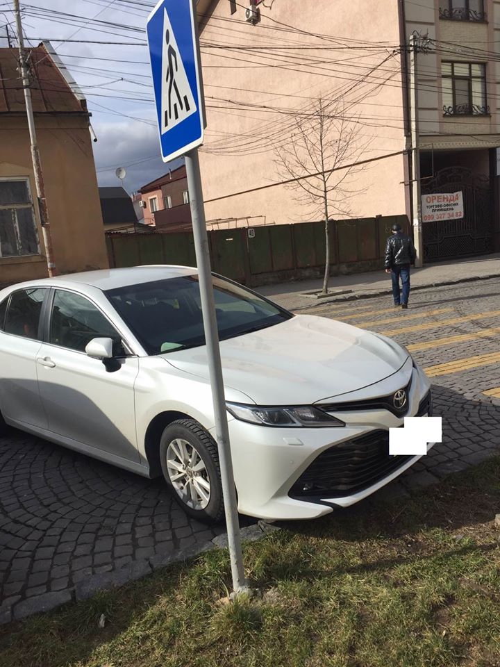 У Мукачеві понад 200 водіїв-порушників відмовляються сплатити штраф