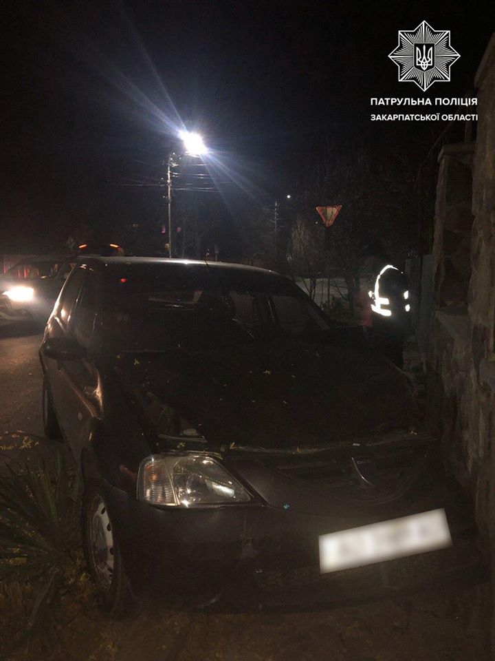 В Ужгороді розшукали водія, що скоїв "п'яну" ДТП та зник з місця події (ФОТО)