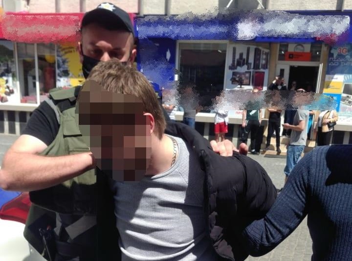 У Олександрівці на Хустщині молодик вистрелив у голову односельцю та втік (ФОТО)