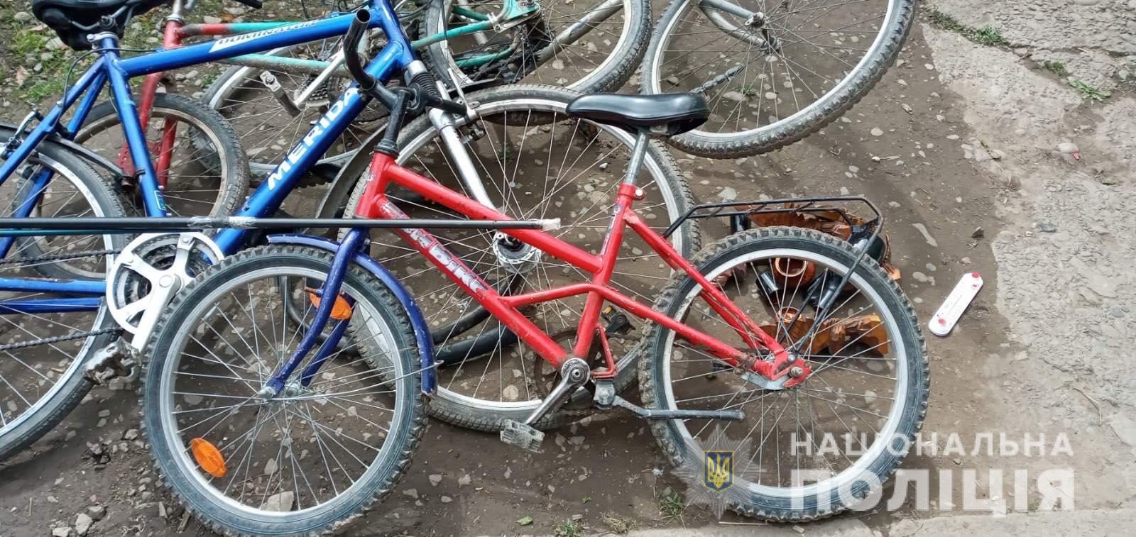 У Сваляві під час спроби викрадення вже шостого велосипеда затримали двох 17-річних юнаків (ФОТО)