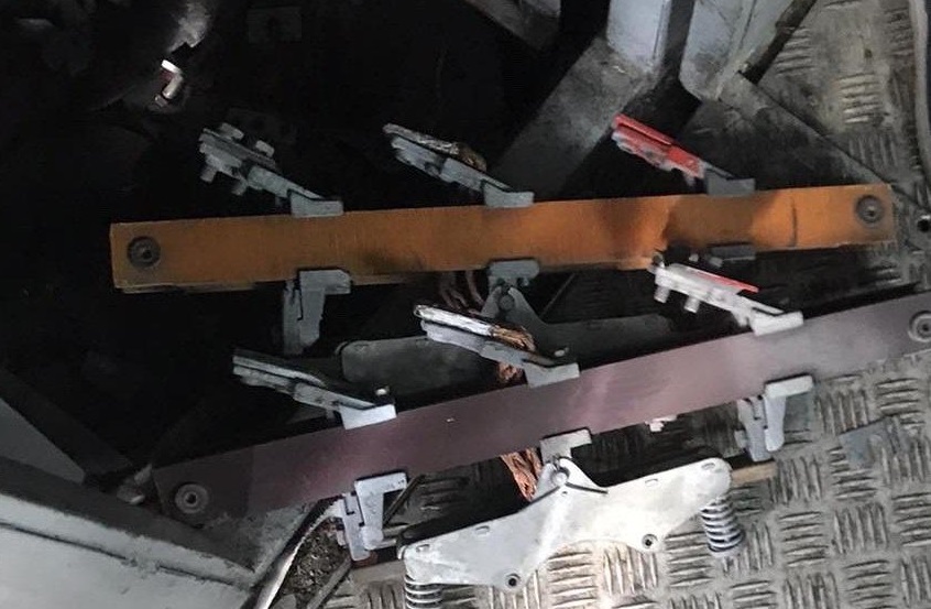 У Мукачеві подружжя затримали на демонтажі комплектуючих деталей електровоза (ФОТО)
