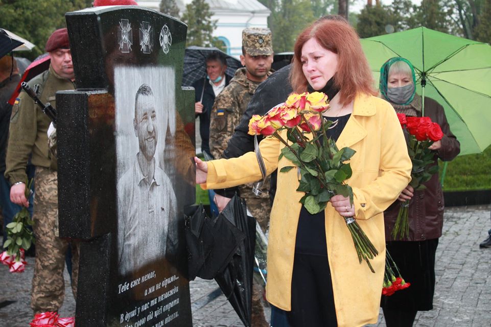У Сумах на Алеї Слави відкрили пам'ятник колишньому командиру 128-ї окремої Закарпатської гірсько-штурмової бригади Є.Коростельову (ФОТО)