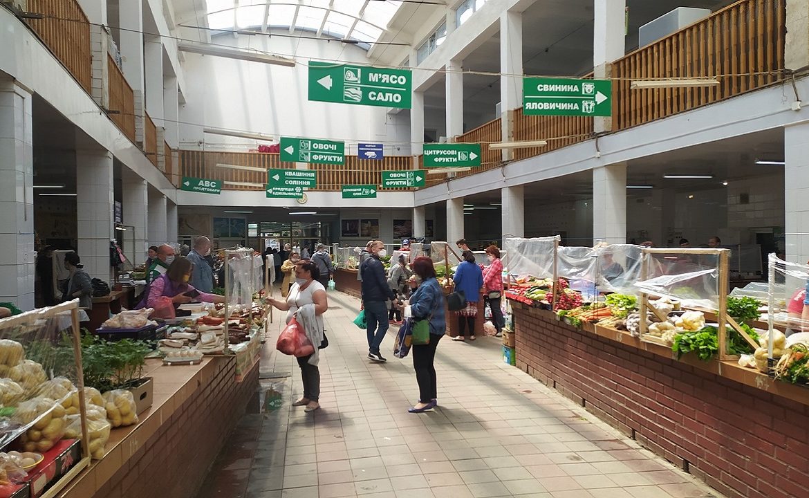 "Зелений базар" в Ужгороді з 1 червня працюватиме щоденно