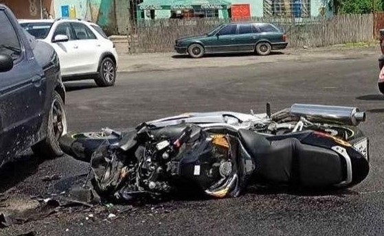 На Іршавщині зіткнулися Renault та мотоцикл (ФОТО)
