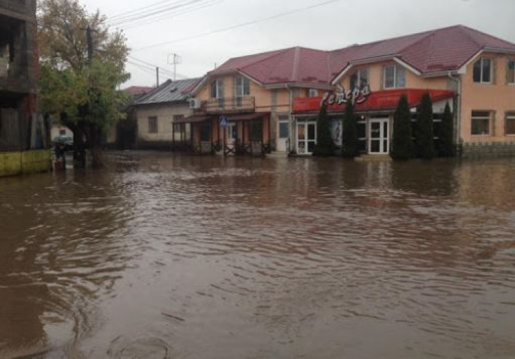 У підсумку вчорашньої зливи в Ужгороді було підтоплено три вулиці та два дворогосподарства