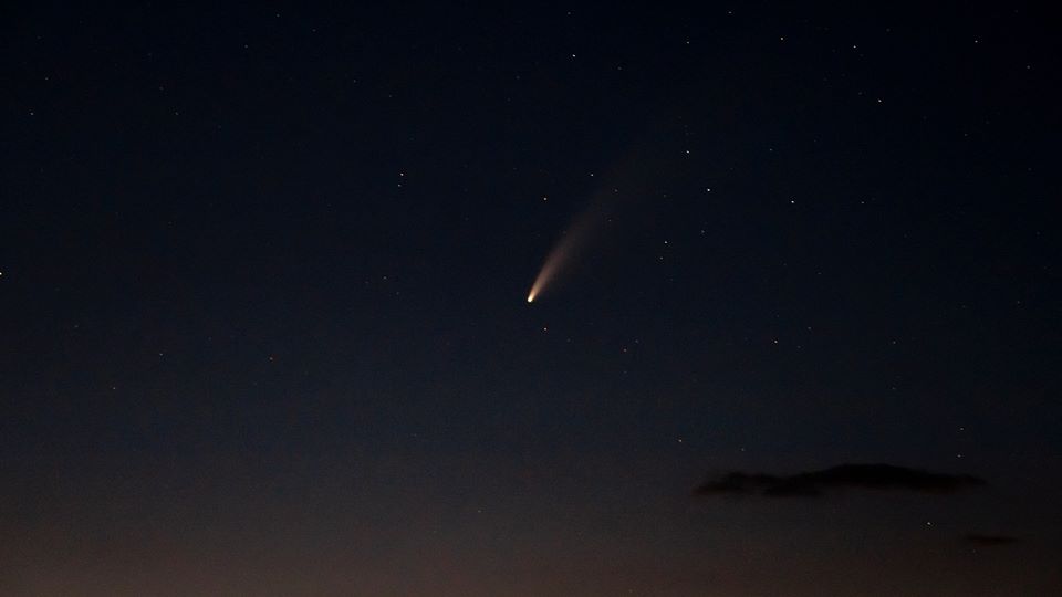 ФОТОФАКТ. Ужгородець зафіксував на фото комету Neowise