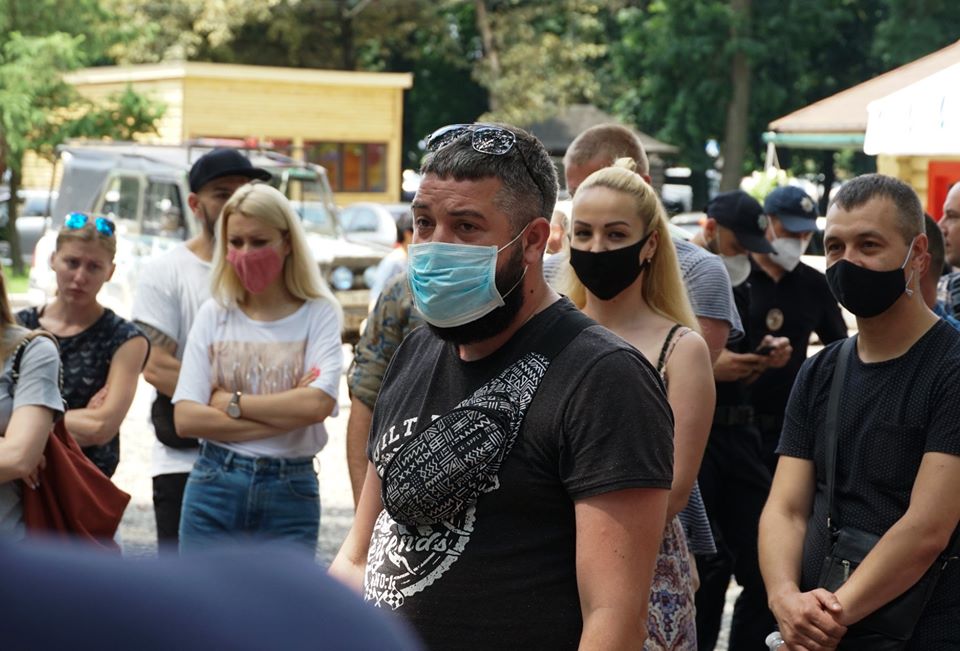 В Ужгороді підприємці висловили меру обурення щодо рішення про посилення карантину в області (ФОТО)