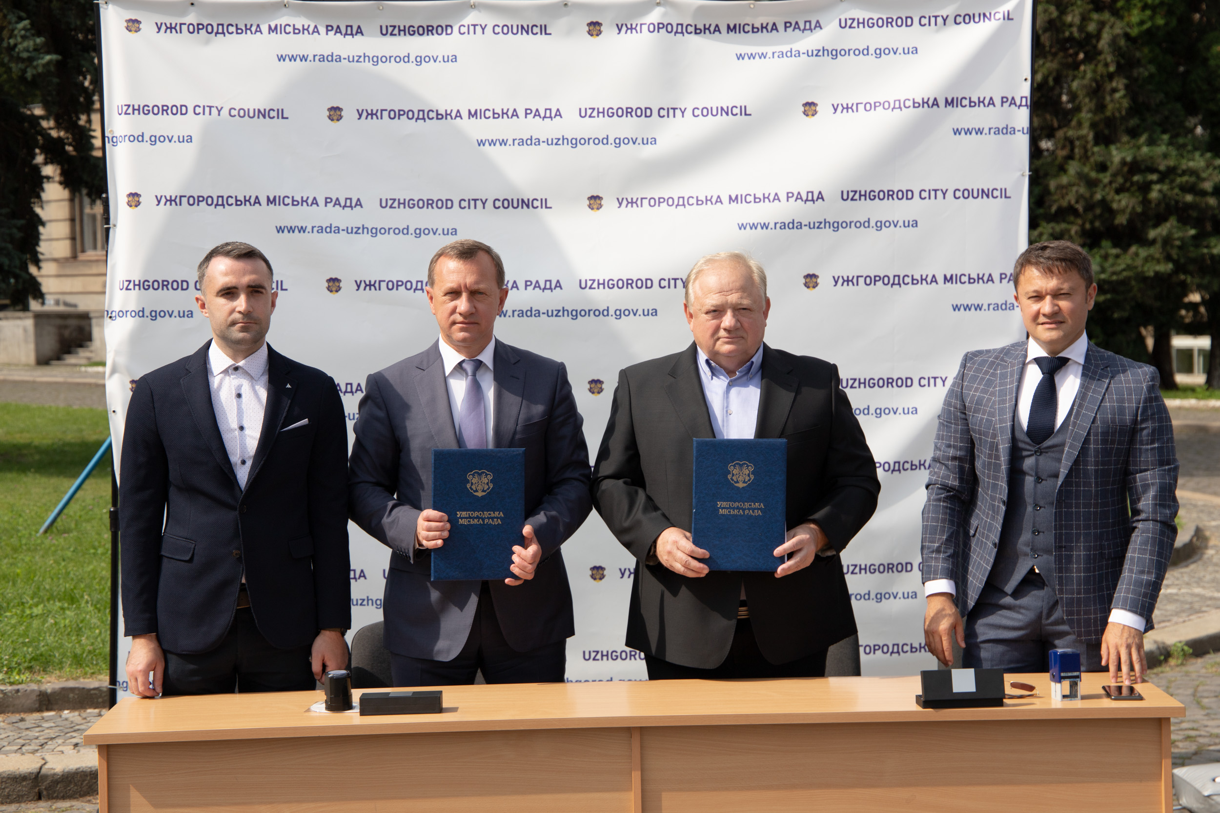 Договір фінансового лізингу на постачання ще 7 автобусів "Електрон" підписали в Ужгороді (ФОТО)