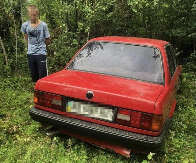 У Кольчині двоє раніше судимих мукачівців викрали не помиту BMW (ФОТО)