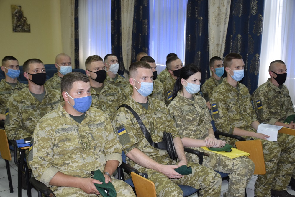 Охороняти державний кордон на Закарпатті прибули лейтенанти-випускники (ФОТО)