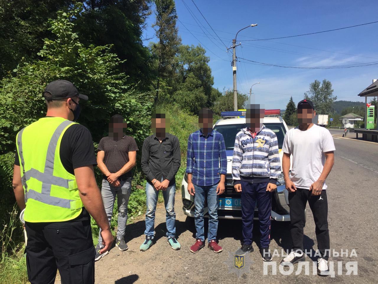 На Закарпатті затримали водія, що під наркотиками перевозив 4-х нелегалів (ФОТО)