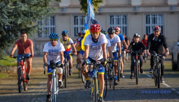В Ужгороді стартував велопробіг ветеранів війни