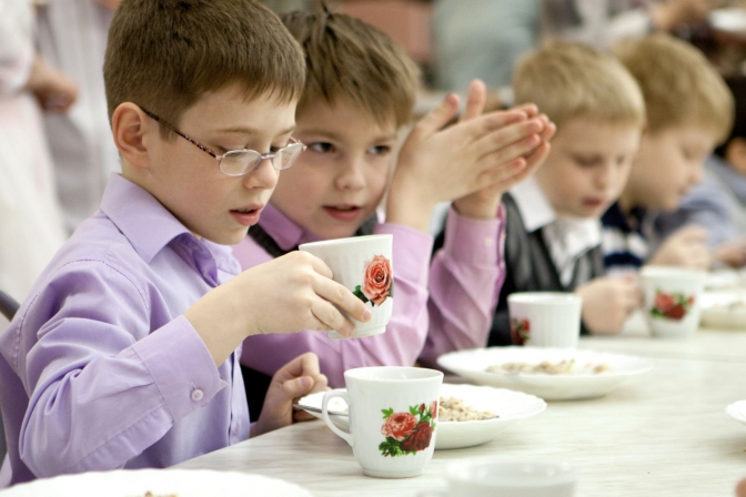 У Мукачеві збільшили кількість категорій школярів, які отримують безкоштовне харчування