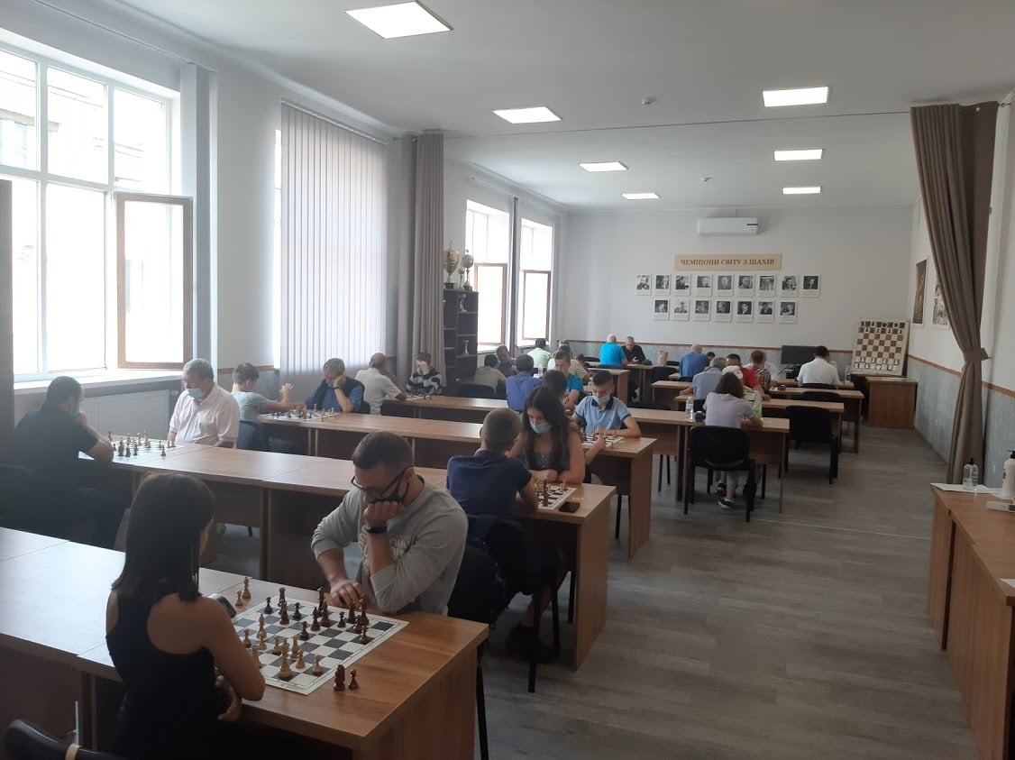 У Мукачеві відбувся чемпіонат області зі швидких шахів (ФОТО)