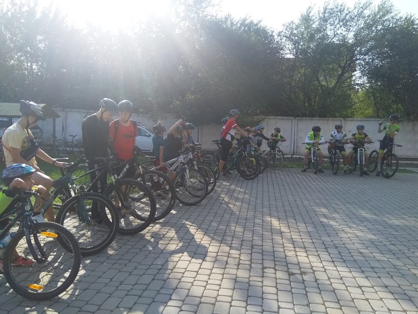 В Ужгороді провели відкрите велотренування проїжджою та пішохідною частинами (ФОТО, ВІДЕО)