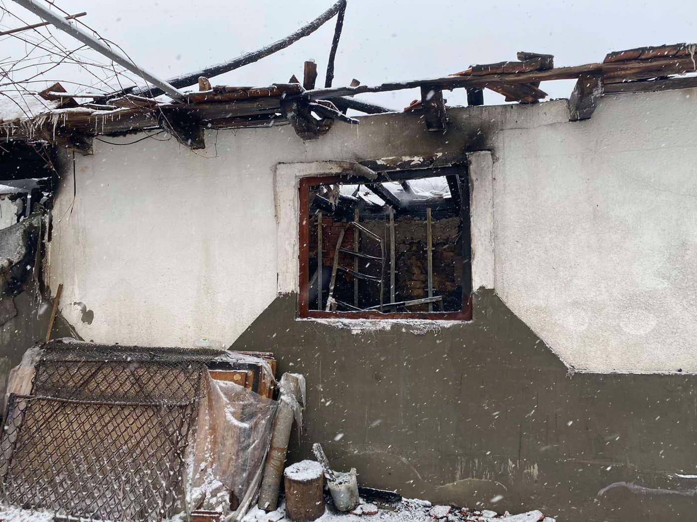 У Мукачівському районі за добу у 2 пожежах загинуло 2 людей. Ще одну людину врятували (ФОТО) 