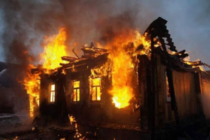 За добу на Закарпатті горіли 2 житлових будинки