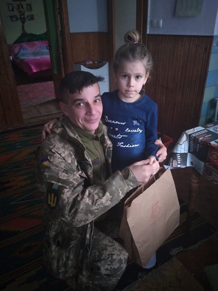 На Закарпатті діти полеглих за Україну Героїв отримали святкові подарунки (ФОТО)