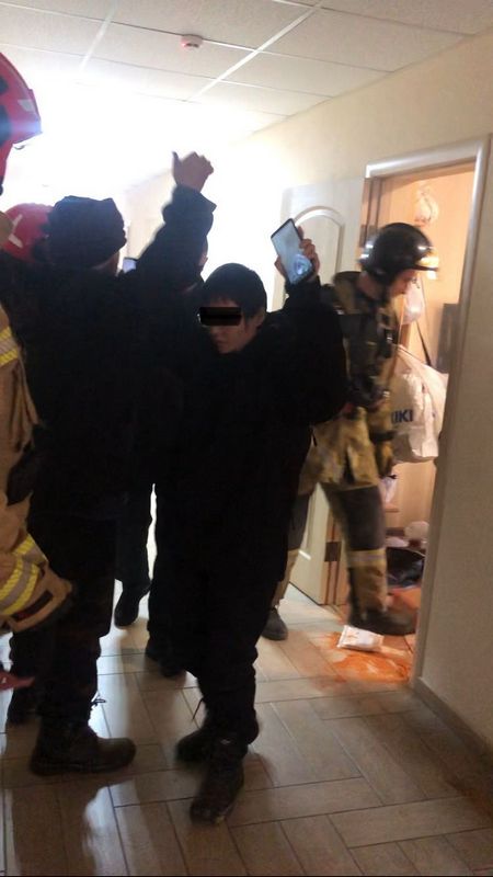 В Ужгороді двоє китайців забарикадувалися в номері хостелу та вчинили підпал (ФОТО)
