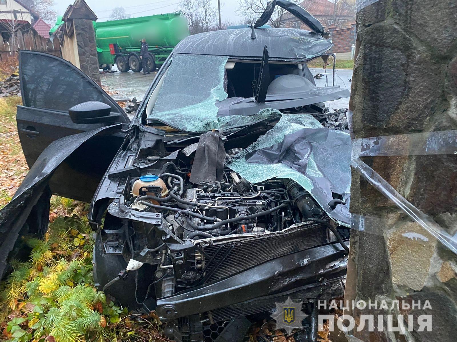 У Кам'янському на Берегівщині водій з Виноградова, здійснюючи легковиком обгін, загинув у зіткненні з вантажівкою (ФОТО) 