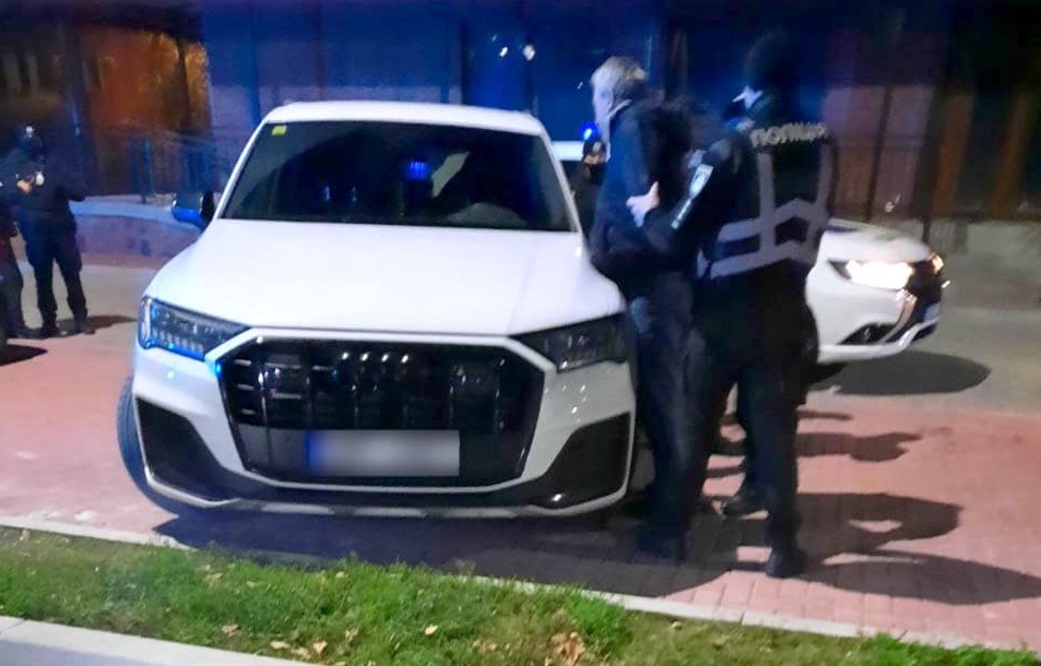 В Ужгороді затримали п'яного водія, що влаштував "конфліктну" стрілянину в центрі міста (ФОТО)