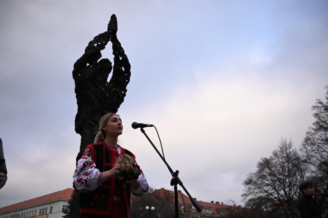В Ужгороді вшанували пам’ять жертв Голодоморів (ФОТО)