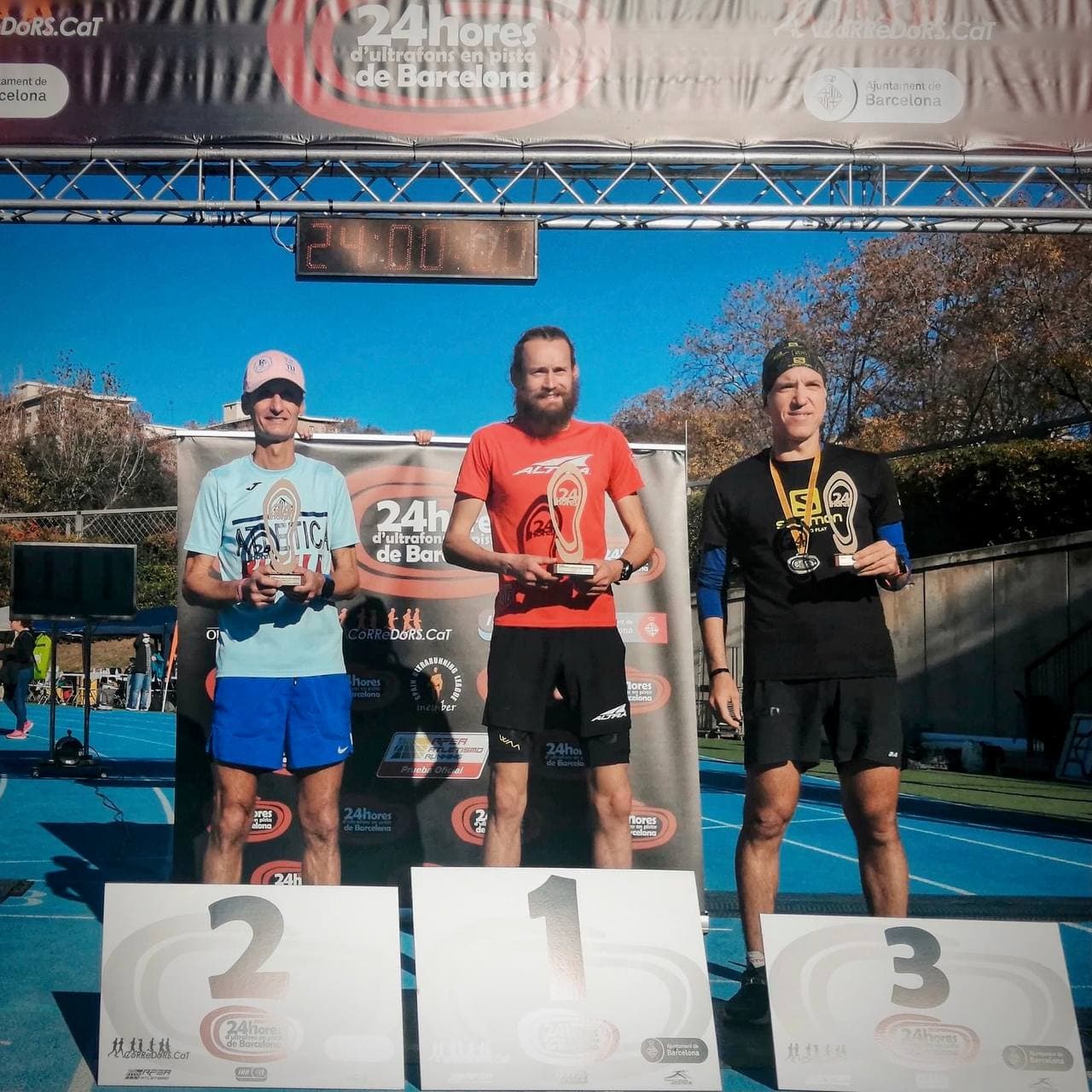 "Бродяга" з Хуста став переможцем благодійного 24-годинного бігу в Іспанії (ФОТО, ВІДЕО)