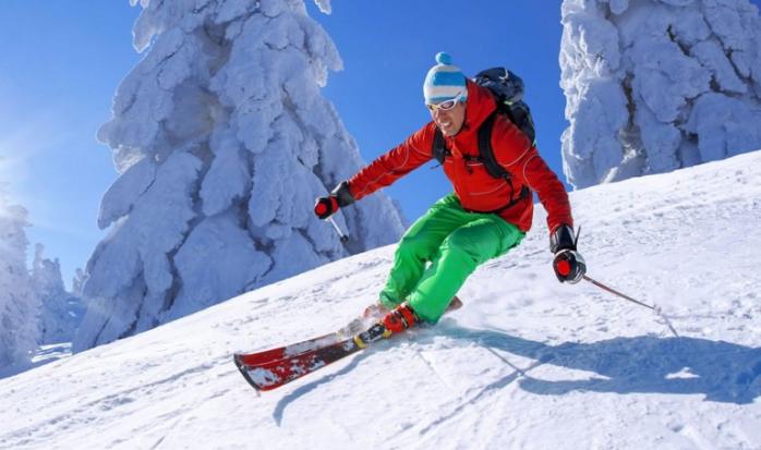 На Рахівщині під час катання на лижах травмувався турист із Вінниці