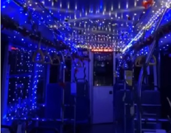 В ужгородських муніципальних автобусах вже звучать колядки, а один автобус - світиться (ВІДЕО)