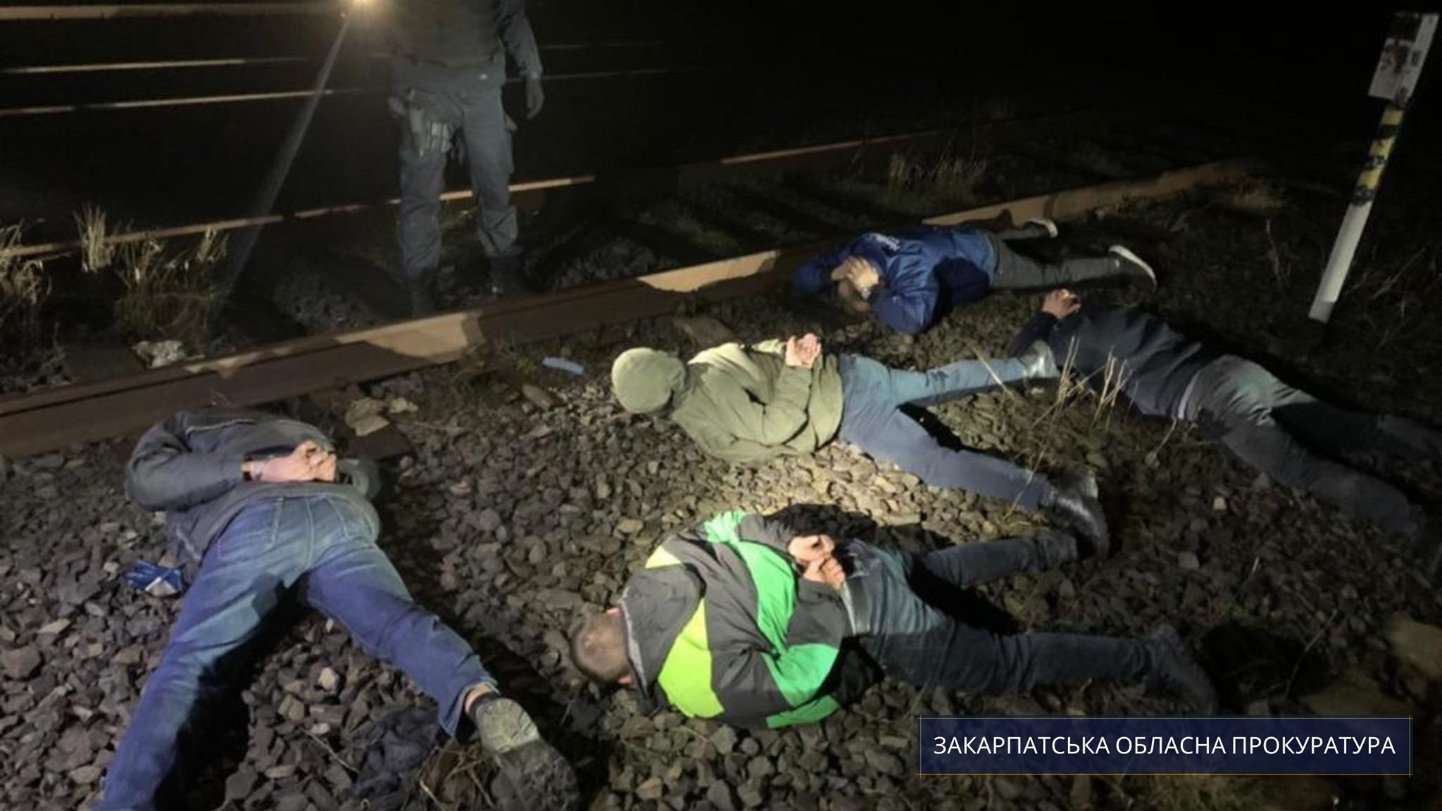 Працівників залізниці, підозрюваних у привласненні дизпалива на Закарпатті, взято під варту із визначенням застави 