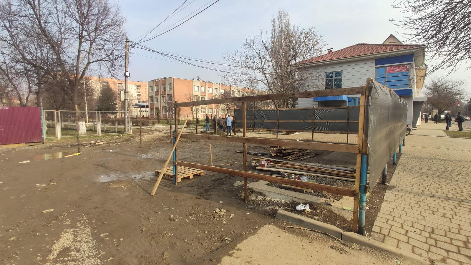 В Ужгороді призупинили підготовчі будівельні роботи на вул. Заньковецької, 70