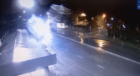 В Ужгороді на пішохідному переході авто збило жінку (ВІДЕО)