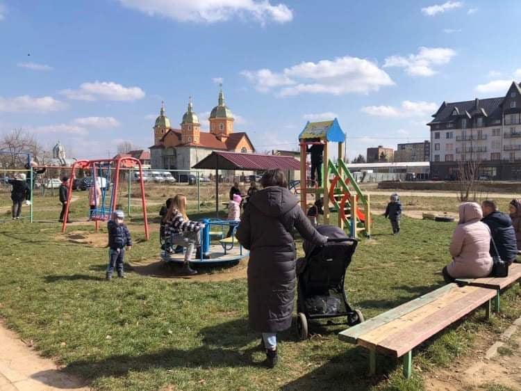 В Ужгороді на сесії депутати спробують "віджати" дитячий майданчик колишнього гуртожитку на Богомольця, 20 (ФОТО)