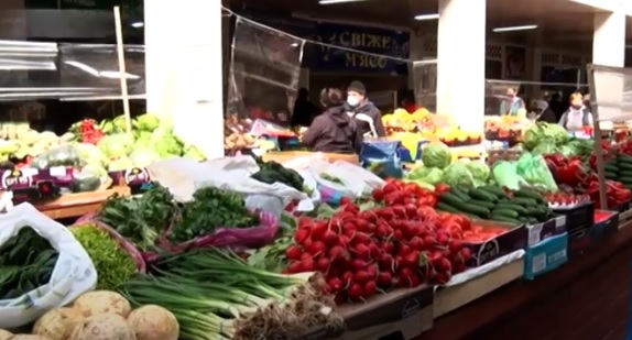 Перші ранні овочі з’явилися на ринках та прилавках магазинів на Закарпатті (ВІДЕО)
