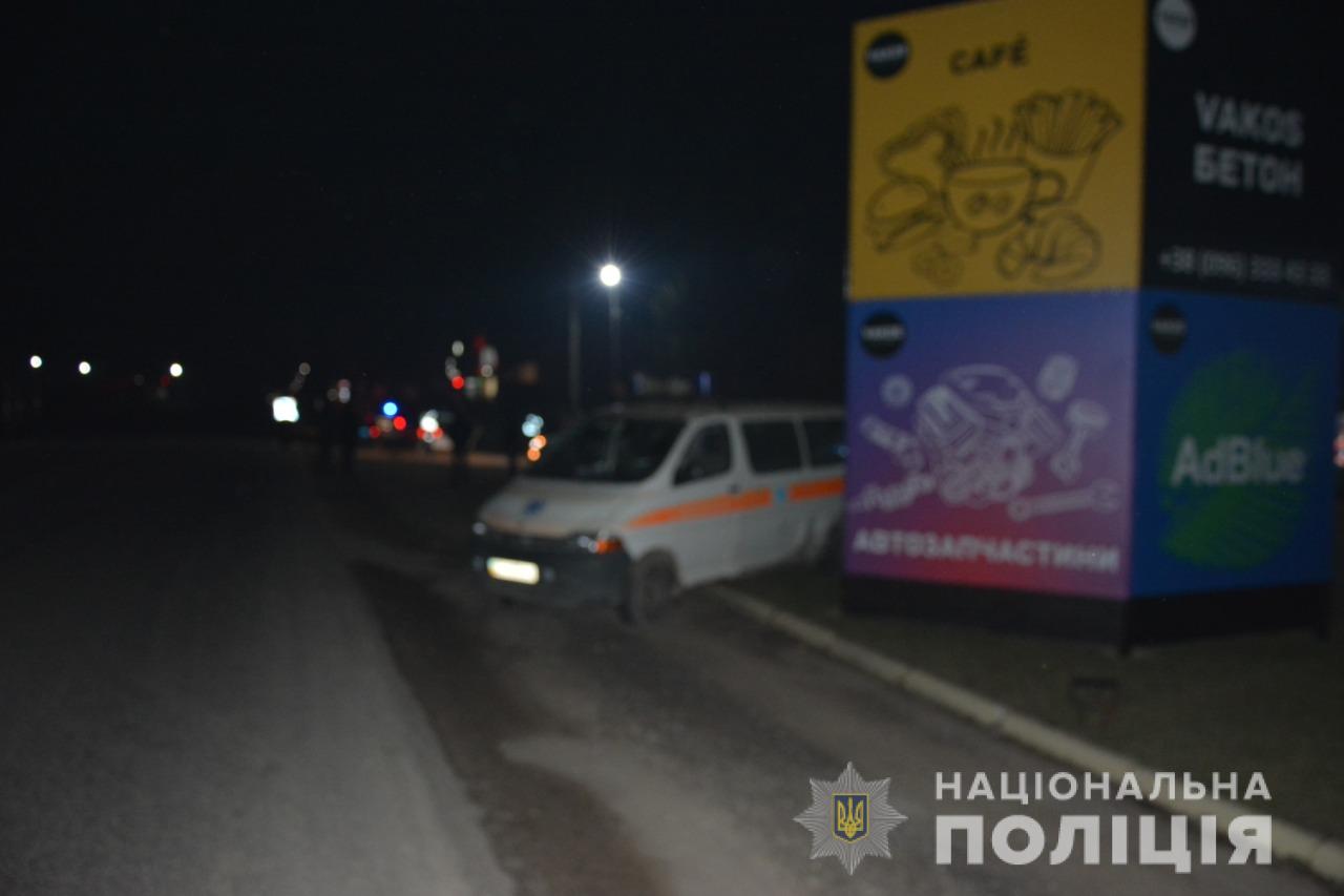 На Тячівщині п'яна водійка "Мерседеса" врізалася в карету швидкої допомоги (ФОТО)