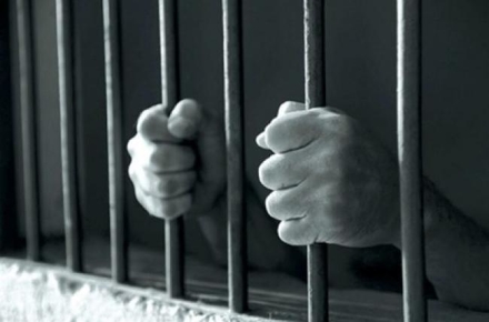 До 2 років в'язниці засуджено експоліцейського, який за хабар обіцяв не втручатися у діяльність закладів держлотереї